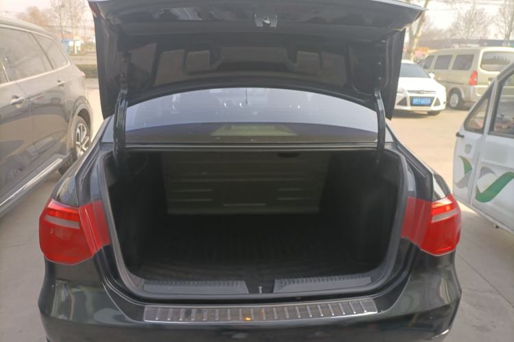 Used Volkswagen Jetta 2015 1.6L Manual Comfort Model