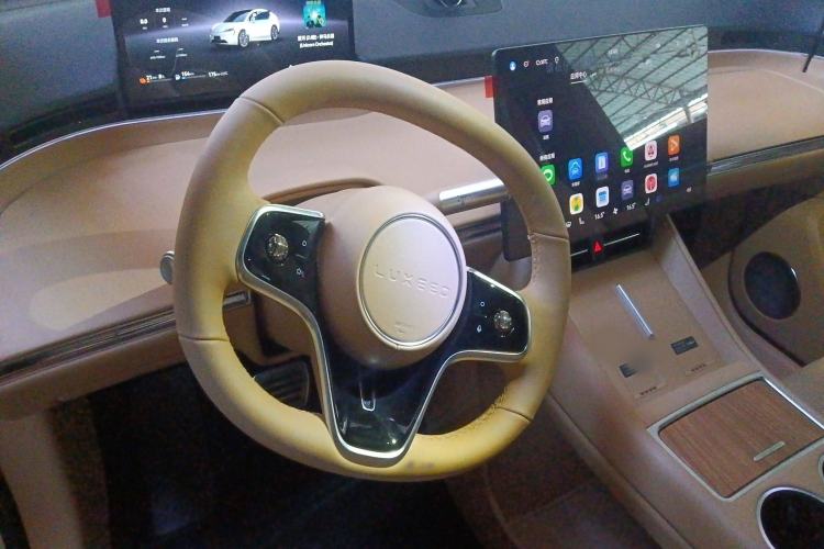 Used Hima Luxeed R7 2025 Extended-Range 251km Pro
