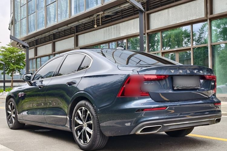 Used Volvo S60 2021 T4 Zhiyi Luxury Edition
