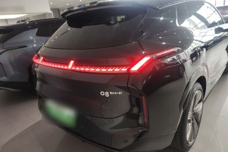 Used Lynk & Co 08 EM-P 2025 120km Long-Range Plus
