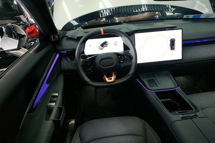 Used Lynk & Co 08 EM-P 2023 120km Long-Range Halo
