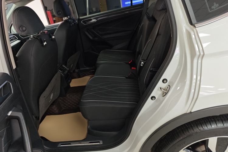 Used Volkswagen Tiguan L 2023 330TSI Automatic Two-Wheel Drive R-Line Enjoyment Edition