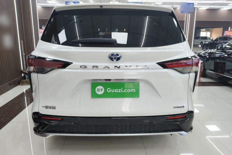 Used Toyota Granvia 2023 2.5L Hybrid Flagship VIP Edition