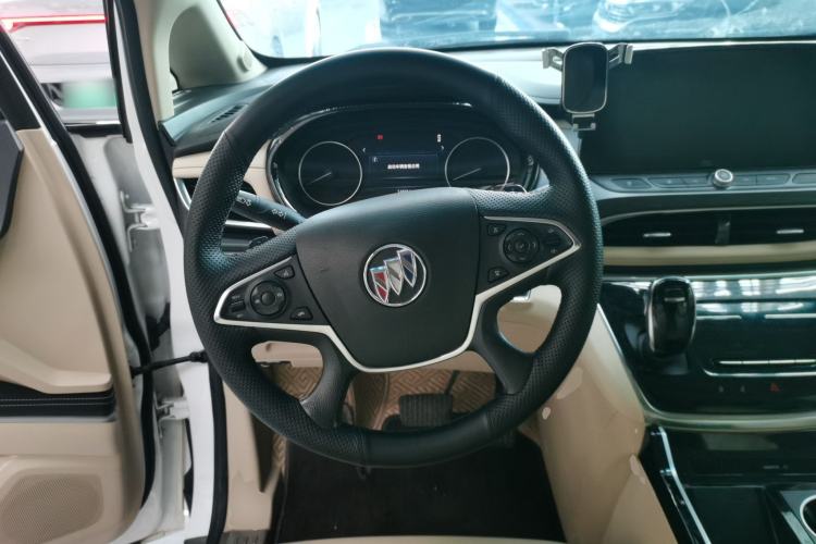 Used Buick GL8 2023 Facelifted Land Cruiser Executive Luxury Version
