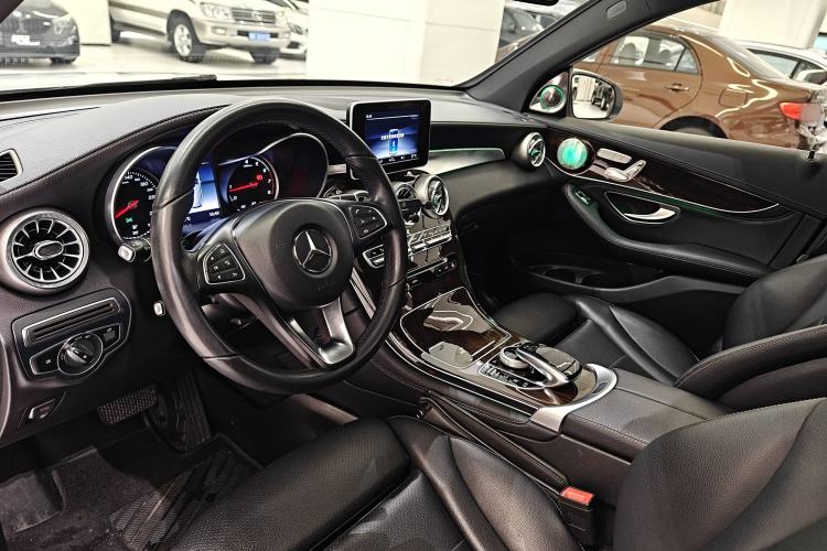 Used Mercedes-Benz GLC 2019 GLC 260 L 4MATIC Dynamic Model
