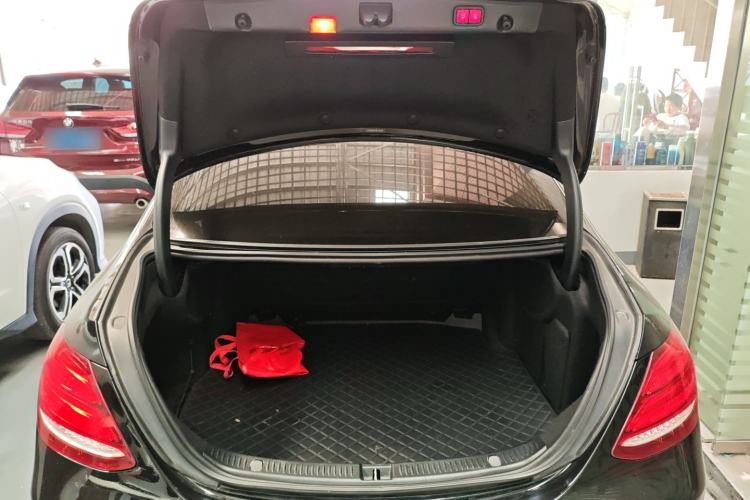 Used Mercedes-Benz E-Class 2019 E 300 L Sporty and Stylish Model