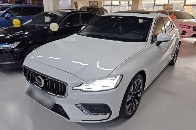 Used Volvo S60 2024 B4 Zhiyuan Luxury Edition
