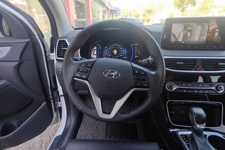 Used Hyundai Tucson 2019 280TGDi Dual-Clutch Two-Wheel Drive Fashion Edition China VI Standard
