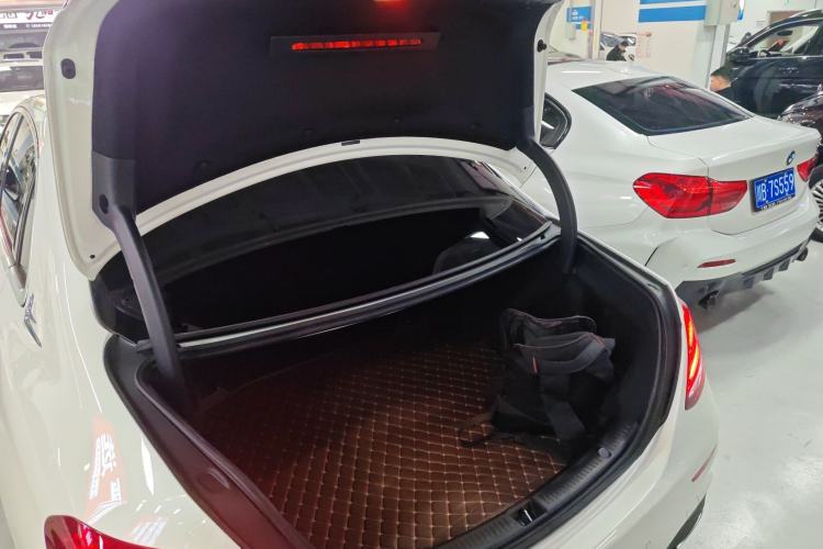 Used Mercedes-Benz E-Class 2019 Restyled E 300 L Sporty and Stylish Edition
