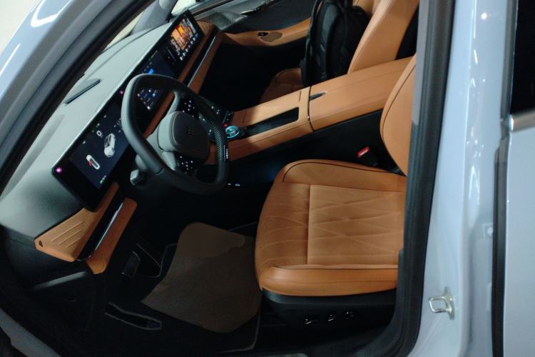 Used VOYAH PASSION 2023 Four-Wheel Drive Long-Range Version
