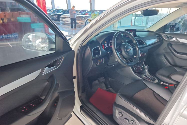 Used Audi Q3 2017 35 TFSI Fashion Model
