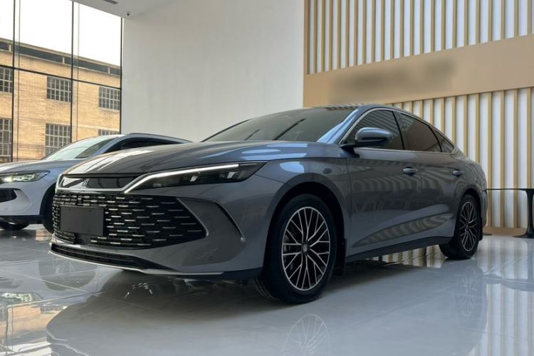 Used BYD Qin L 2024 DM-i 120KM Excellence Model
