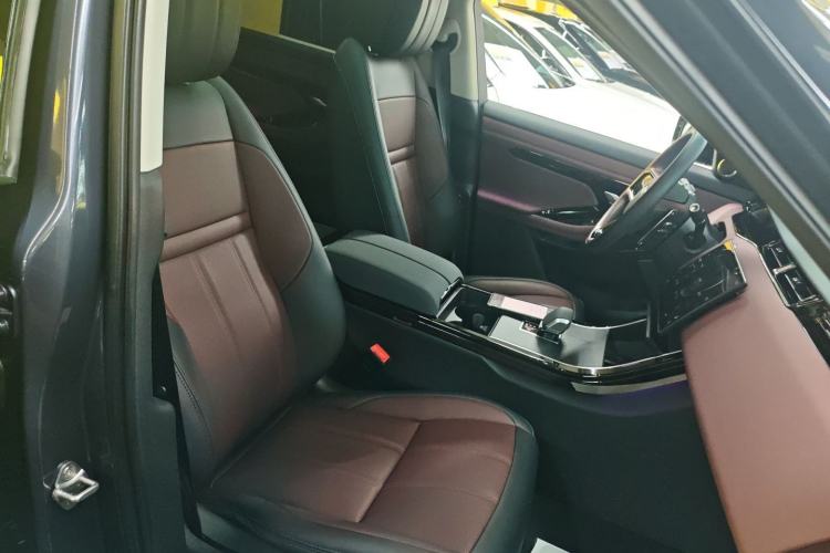 Used Land Rover Range Rover Evoque 2024 Aurora L 249 PS Prestige Light-Chasing Edition
