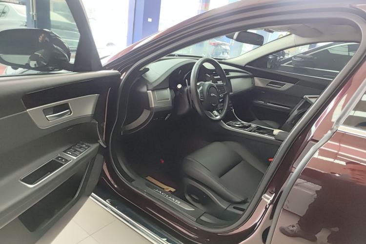 Used Jaguar XFL 2019 XFL 2.0T 200PS Two-Wheel-Drive Luxury Edition
