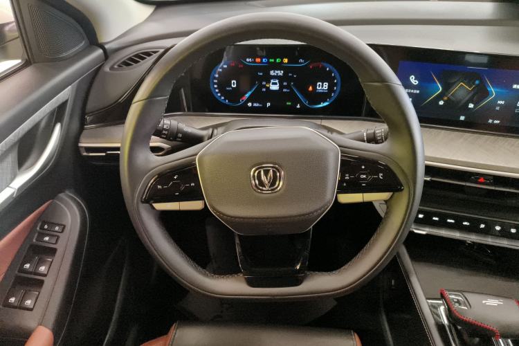 Used Changan Eado 2022 PLUS Blue Whale NE 1.4T GDI DCT Prestige Edition
