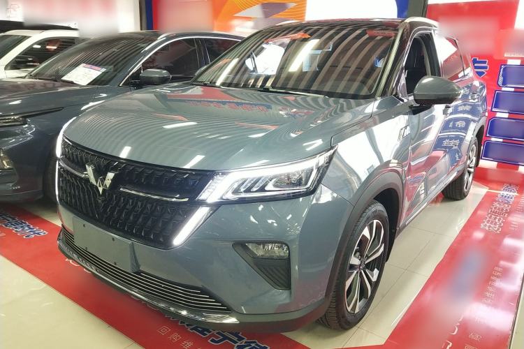 Used Wuling Asta 2022 2.0L DHT Electric-Speed Version
