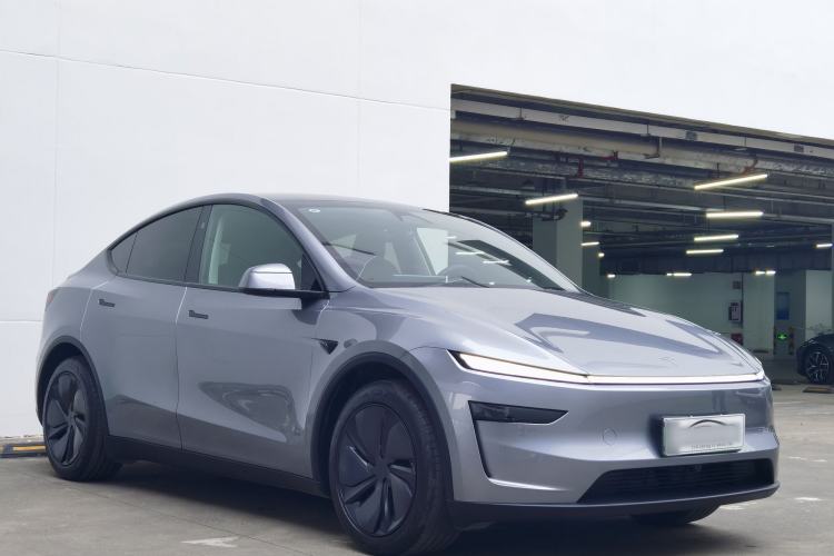 Used Tesla Model Y 2025 Rear-Wheel-Drive Version
