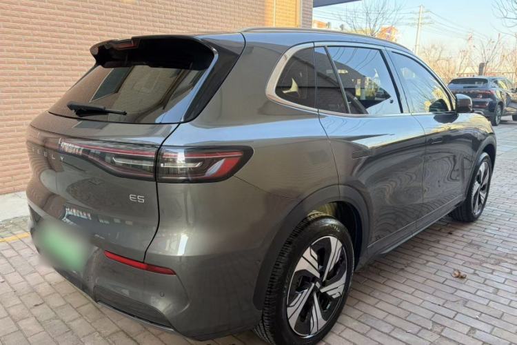 Used  E5 2024 530km Starship Edition
