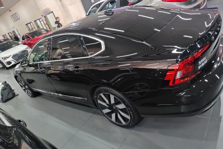 Used Volvo S90 New Energy 2025 Plug-in Hybrid Four-Wheel Drive Long-Range Luxury Smart Edition
