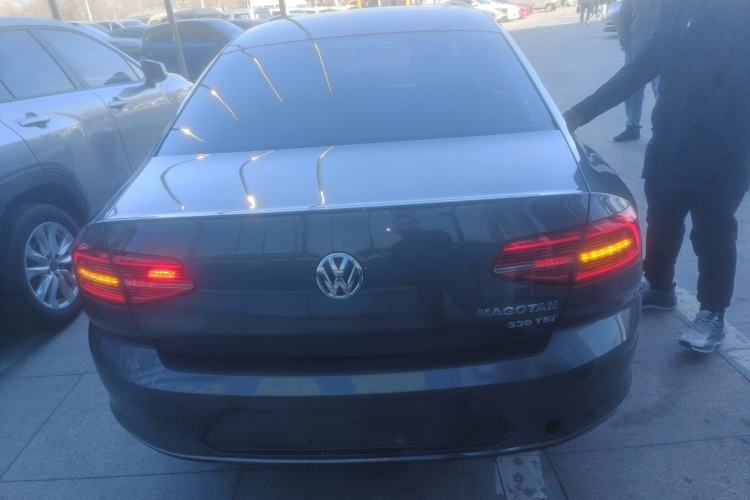 Used Volkswagen Magotan 2017 330TSI DSG Leading Model
