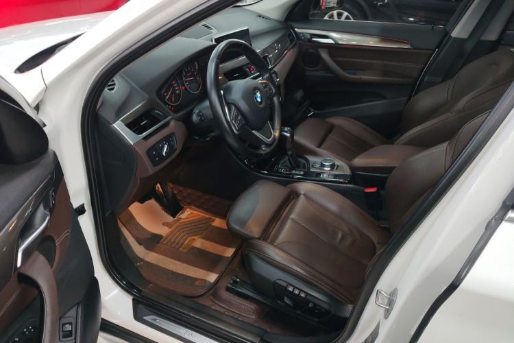 Used BMW X1 2016 xDrive20Li Luxury Model
