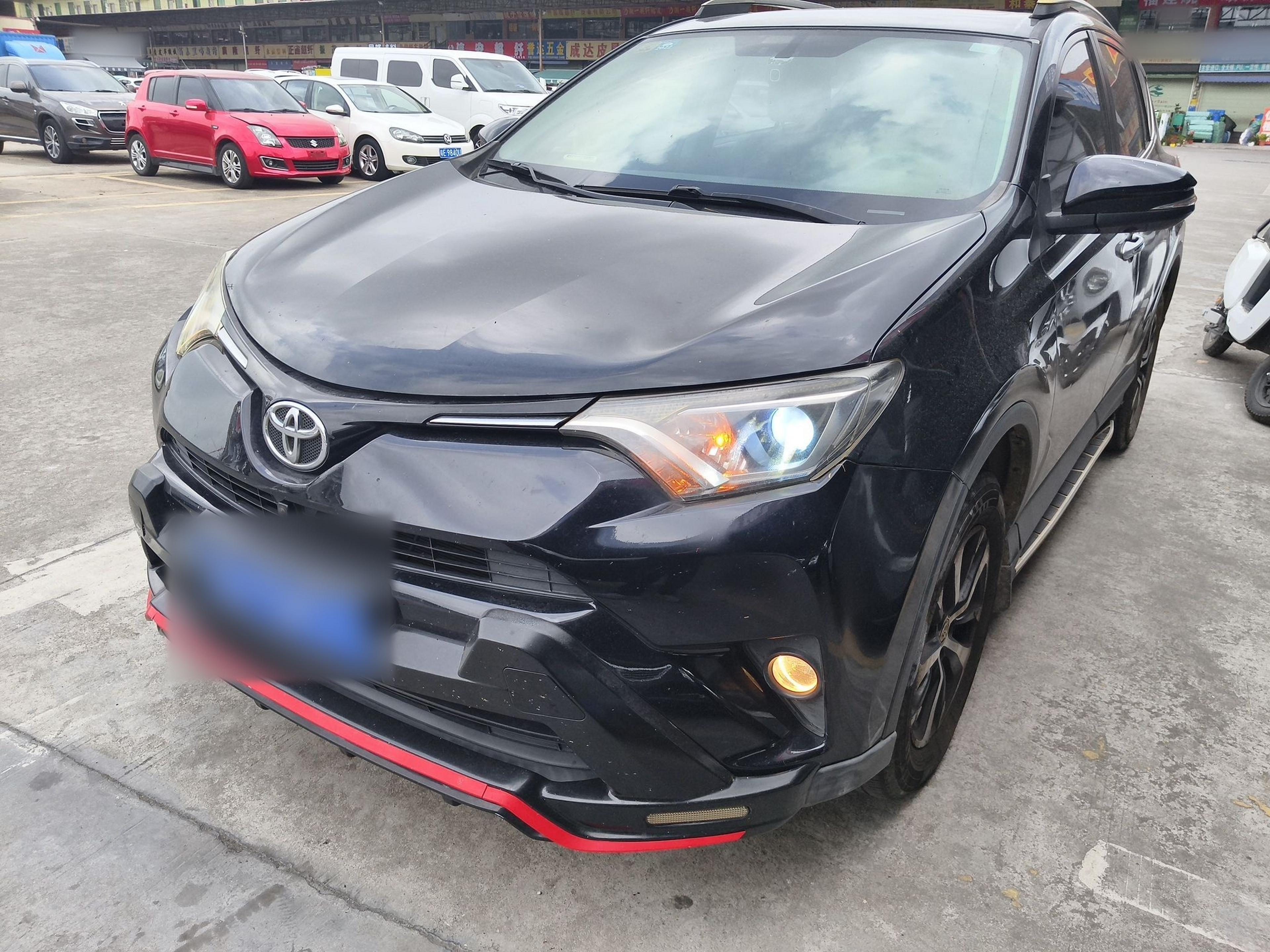 Под передней частью автомобиля