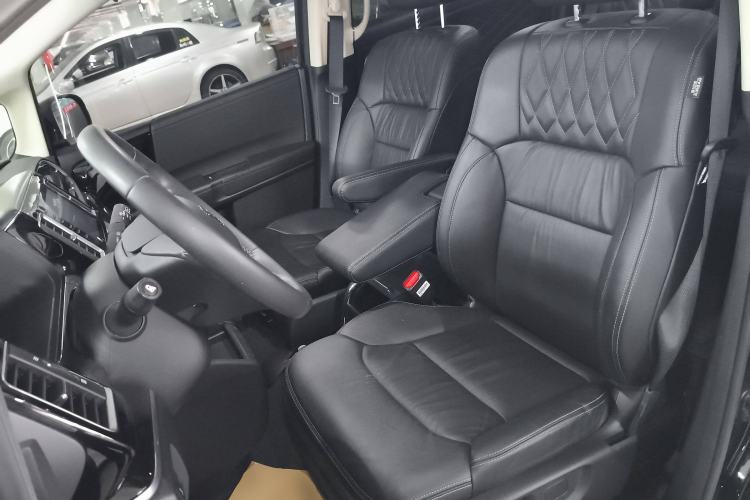 Used Honda Elysion 2019 2.0L Hybrid Supreme Edition
