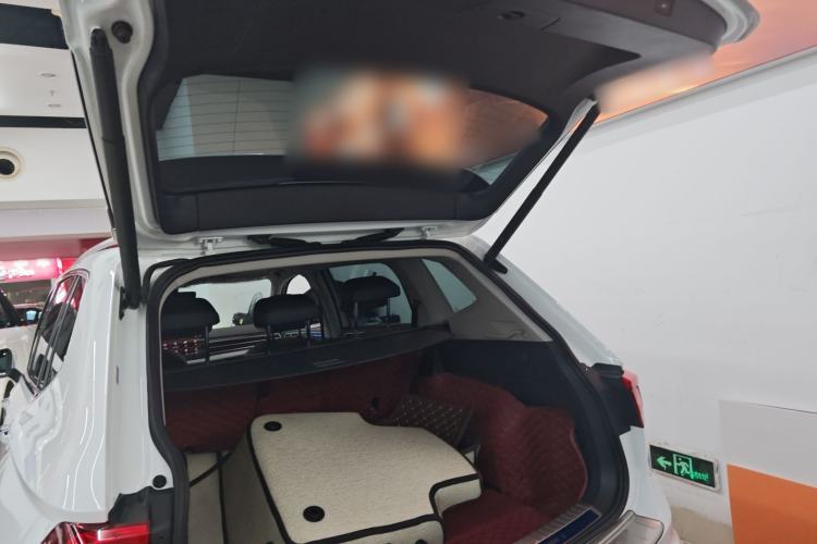 Used Volkswagen Tiguan L 2024 Outstanding Model 330TSI Automatic Two-Wheel Drive R-Line Dragon Glory Edition
