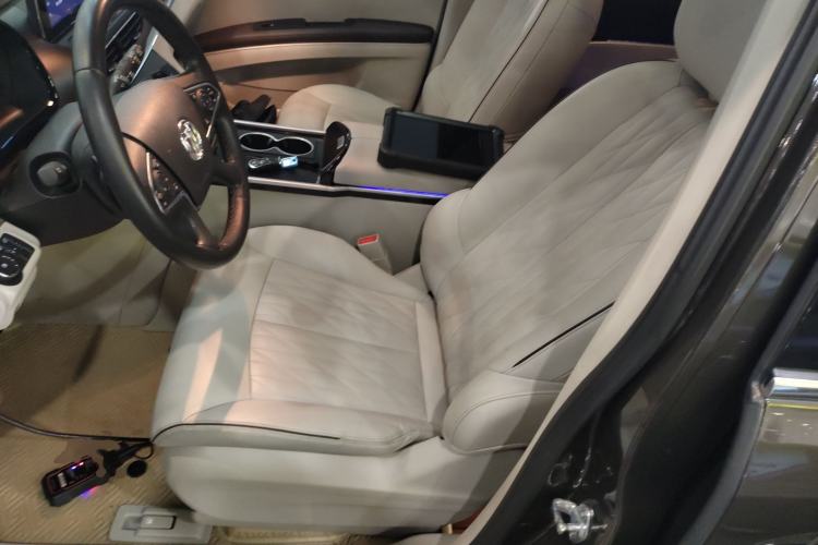 Used Buick GL8 2021 Land Cruiser Executive 652T Premium Model
