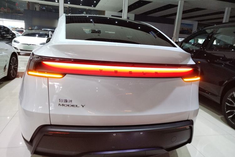 Used Tesla Model Y 2026 Rear-Drive Model