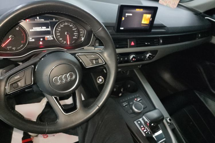 Used Audi A4L 2018 30th Anniversary Edition 30 TFSI Ambition Model
