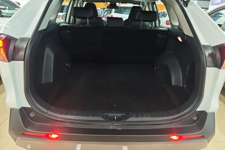 Used Toyota RAV4 2022 Dual-Engine 2.5L E-CVT Two-Wheel Drive Elite Edition
