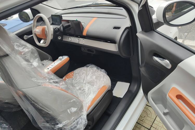 Used  Lumin 2025 301km Honey Dew Edition
