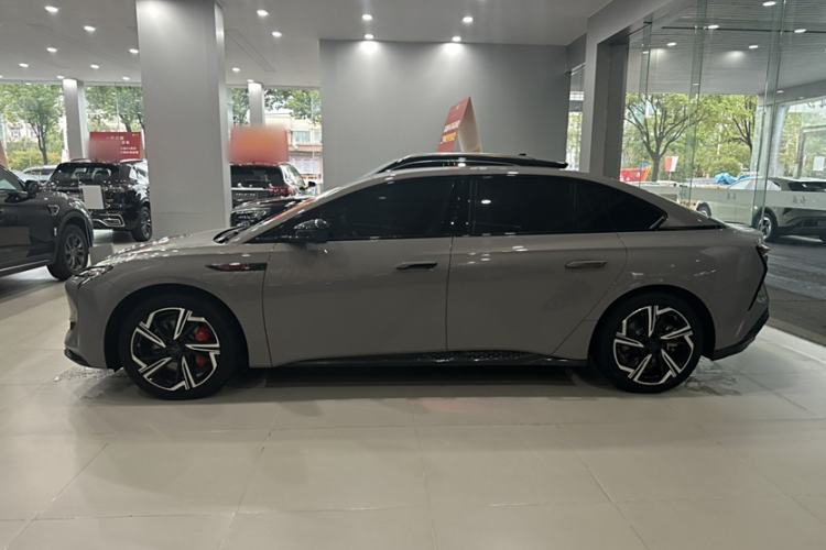 Used Hongqi EH7 2024 760 Pro+ Four-Wheel Drive Version
