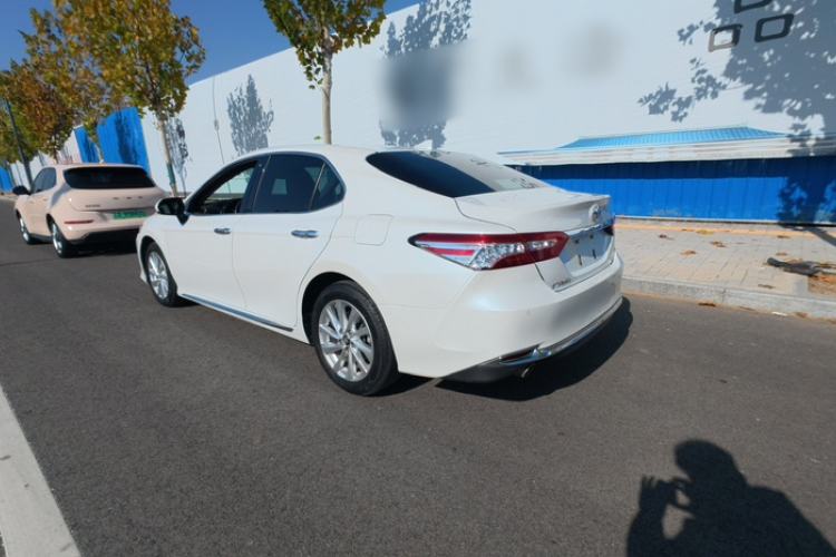 Used Toyota Camry 2023 2.0G Luxury Edition
