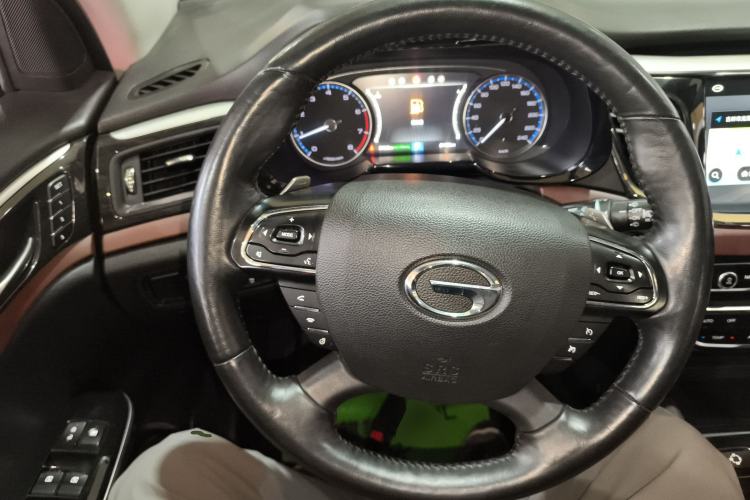 Used GAC Trumpchi GS8 2017 320T Two-Wheel Drive Luxury Smart Connectivity Version (7 Seats)