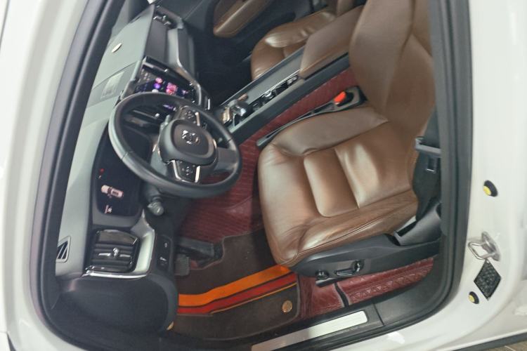 Used Volvo XC60 2022 B5 4x4 Zhiyi Luxury Edition