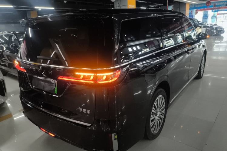 Used VOYAH Dream 2022 0-Emission Edition Dream+ Smart Range Package – 605 km
