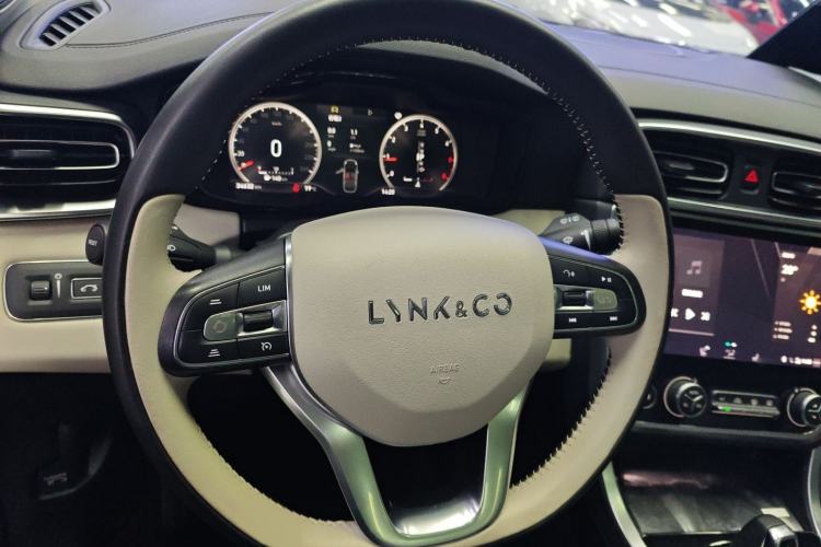 Used Lynk & Co 01 2019 2.0T Two-Wheel Drive Zhaopu Version China VI Standard
