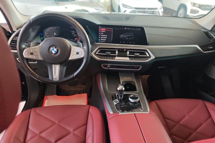 Used BMW X5 2022 Restyled xDrive 30Li Luxury Version M Sport Package
