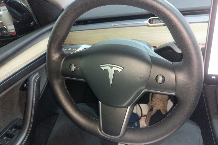 Used Tesla Model Y 2022 Rear-Wheel-Drive Version
