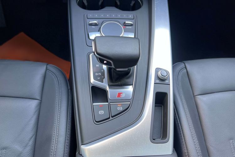 Used Audi A4L 2019 40 TFSI Fashion Version China V
