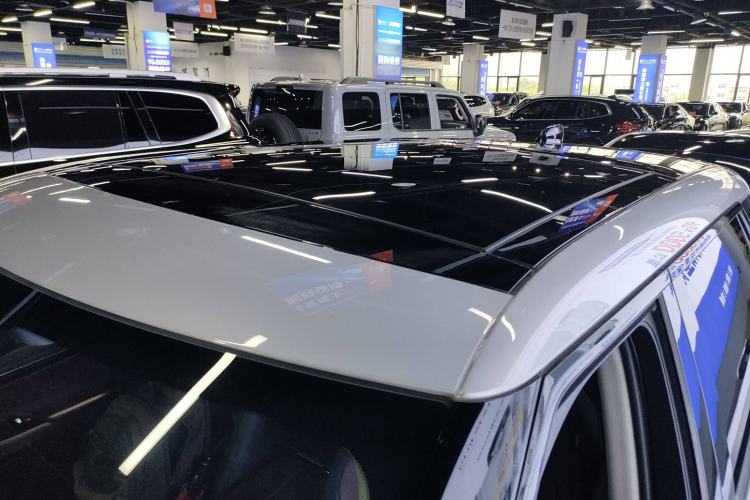 Used Land Rover Range Rover Evoque 2023 Aurora L 249 PS Luxury Edition
