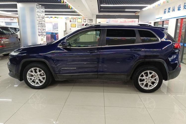 Used  Cherokee 2016 2.0L Superior Edition
