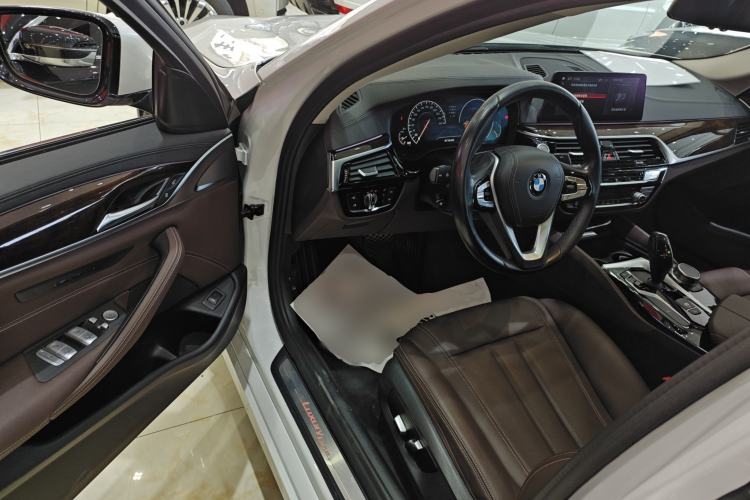 Used BMW 5 Series 2019 525Li Luxury Package
