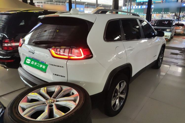 Used Jeep Cherokee 2019 2.0T 2WD Enjoyment Edition China V
