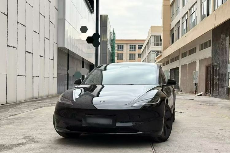 Used Tesla Model 3 2023 Long-Range All-Wheel-Drive Version