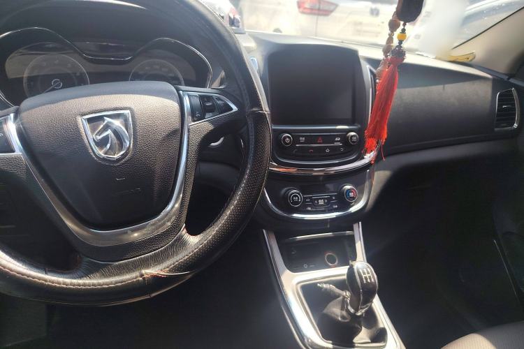 Used Baojun 560 2015 1.8L Manual Luxury Model

