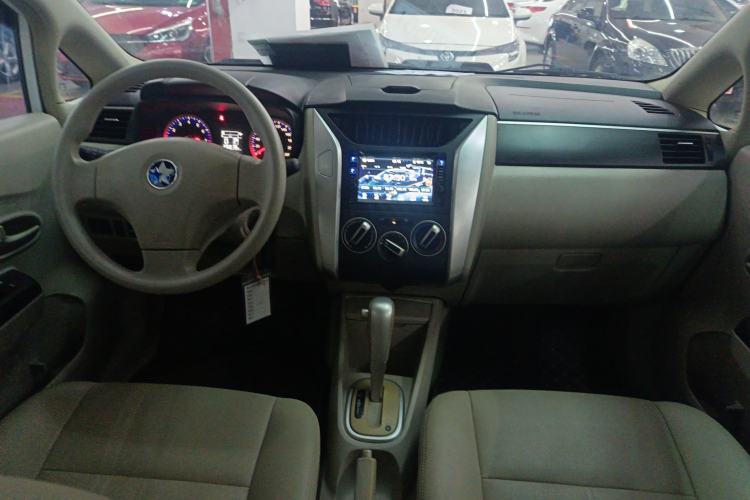 Used Venucia D50 2015 1.6L Automatic Fashion Edition
