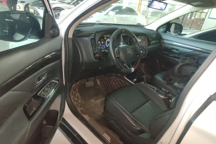 Used Mitsubishi Outlander 2020 2.0L Two-Wheel Drive Enjoyment Version 5 Seats